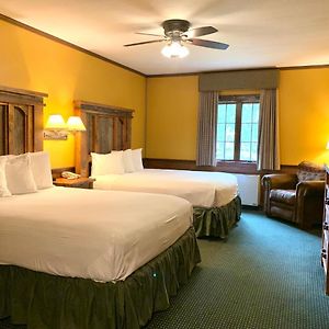 Queen Room Two Queen Beds Hotel Wing
